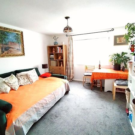 Home Away Home Near Heathrow Airport Cowley  المظهر الخارجي الصورة