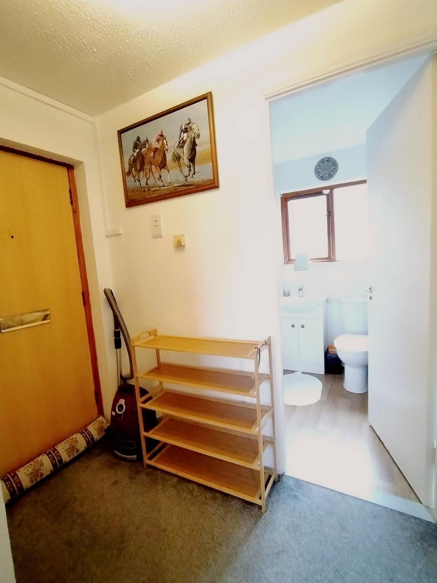 Home Away Home Near Heathrow Airport Cowley  المظهر الخارجي الصورة